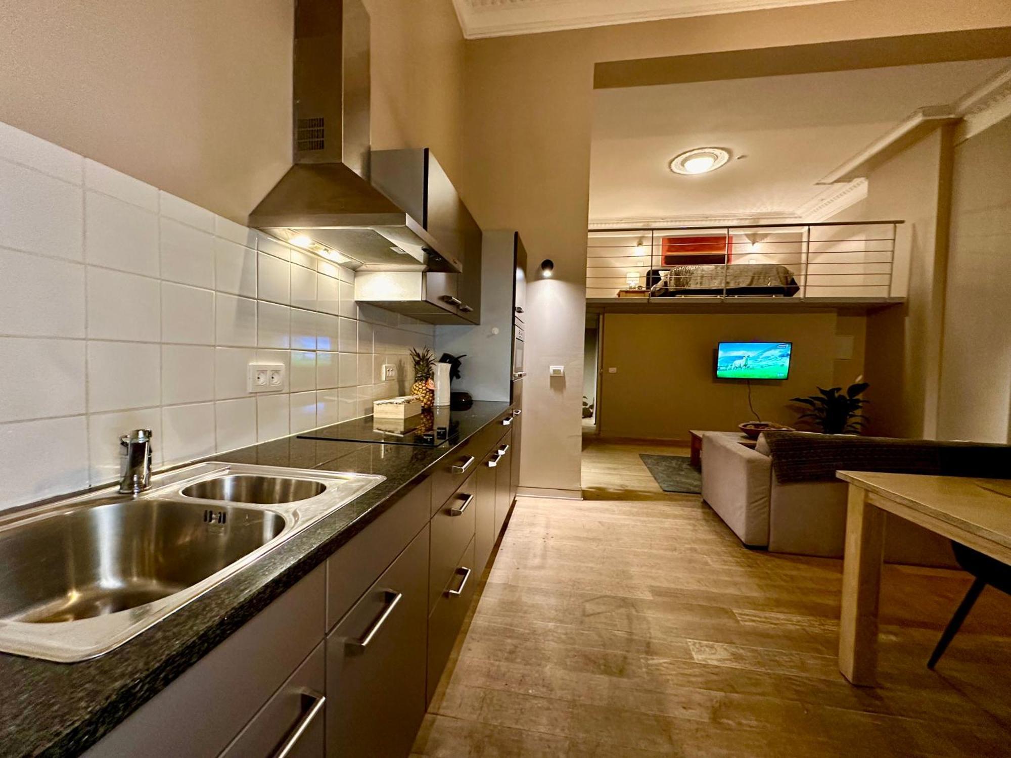 Luxury Suites Castel By Rikas Hotels Антверпен Екстер'єр фото